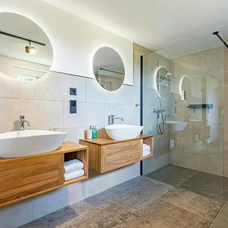 بيت للعطل Country House Close To The Beach With Field Views *