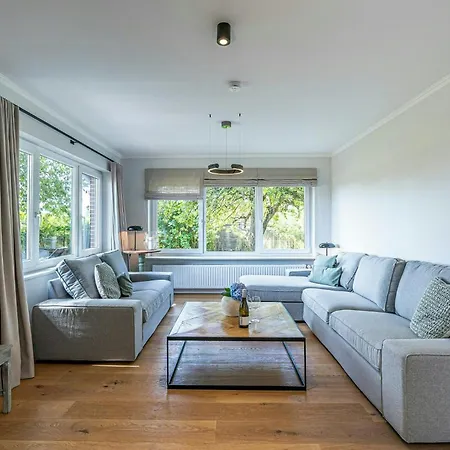 Country House Close To The Beach With Field Views بيت للعطل